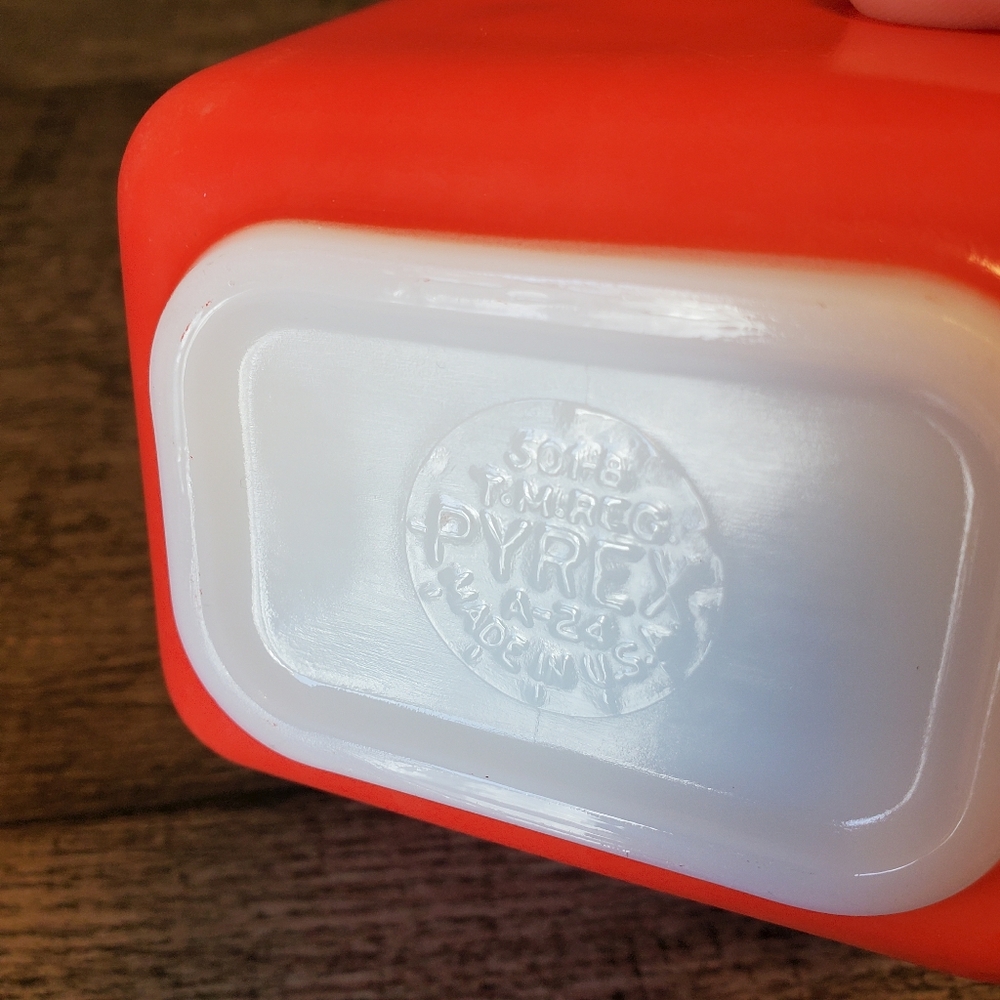 Pyrex Vintage Red / Orange Glass Bowls with Lid Refrigerator Storage - Picture 3 of 5